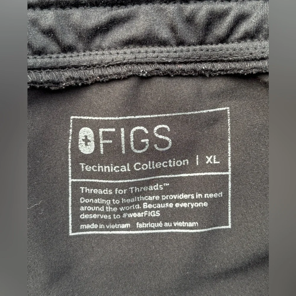 ✨Figs Black casual joggers with pockets✨